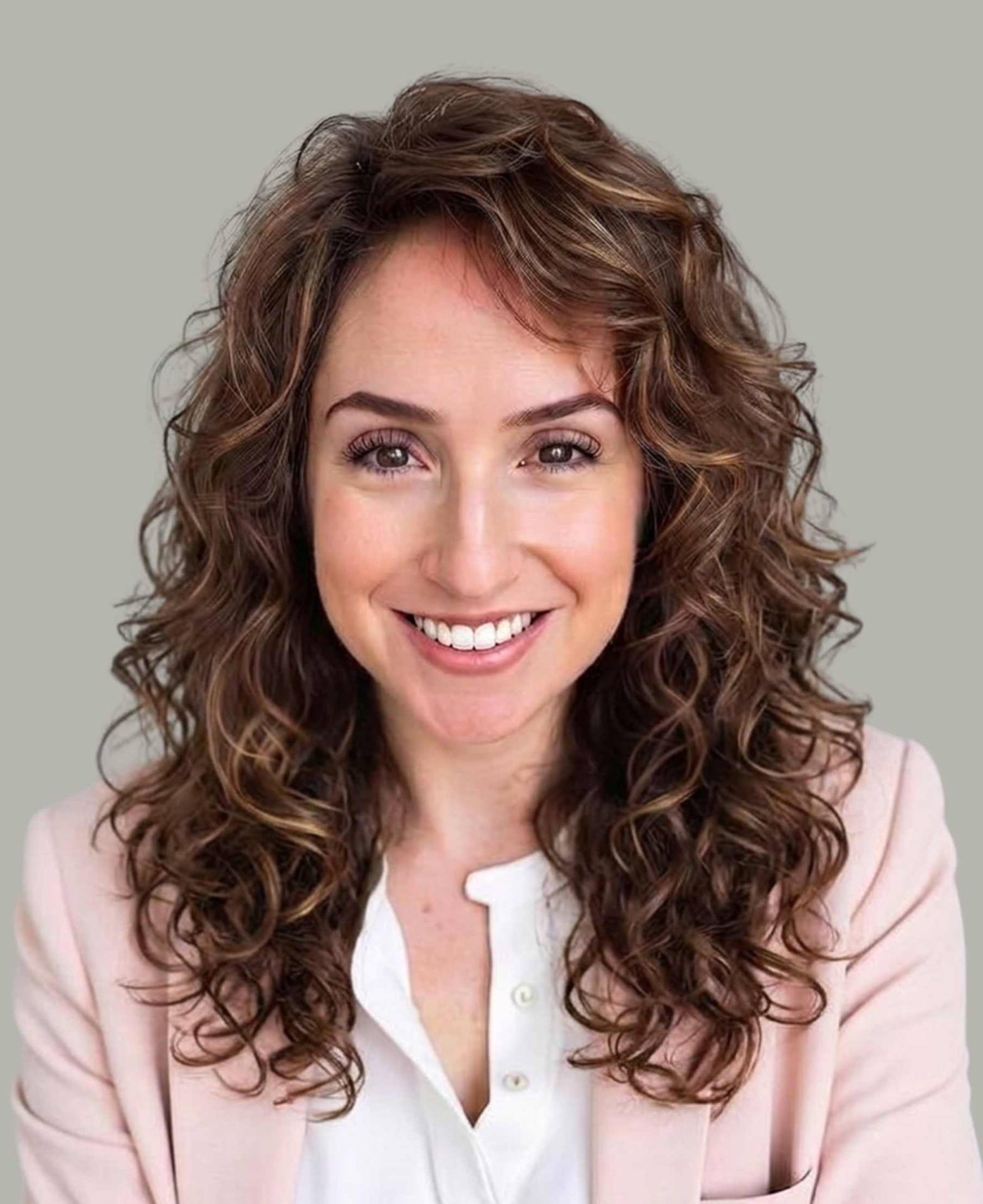 Portrait of Tamar Schoppik Amoyal, founder of KAMO Marketing Advisors